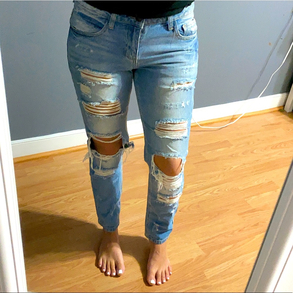 Ripped jeans 💙5/$21 (S.25)